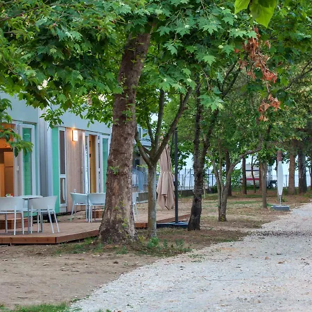 Aurora And Mobile Homes *