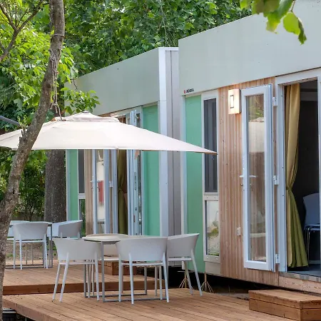 Aurora And Mobile Homes مكان تخييم *