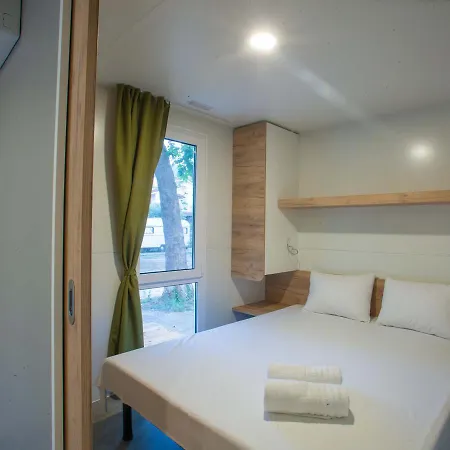 Aurora Mobile Homes Camping