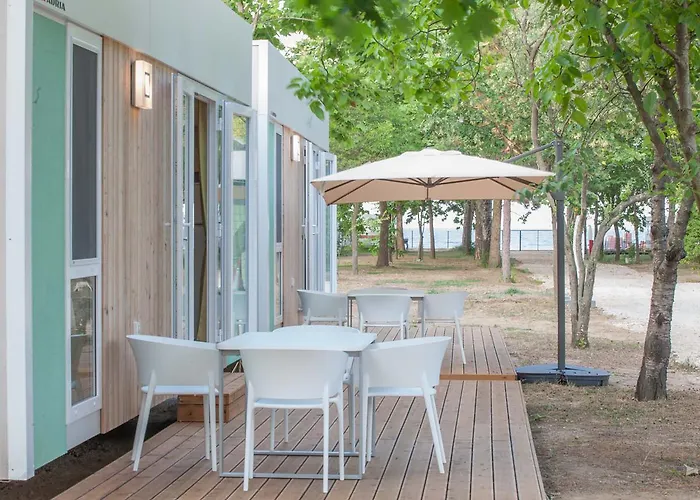 Aurora And Mobile Homes Camping