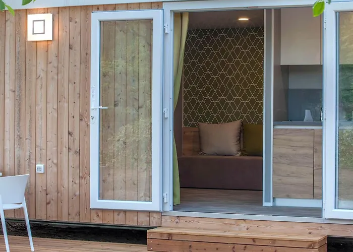 Camping Aurora And Mobile Homes *