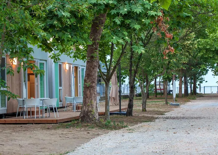 Aurora And Mobile Homes *