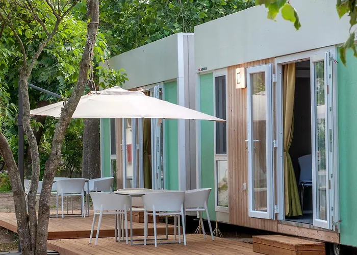 Aurora And Mobile Homes Camping *